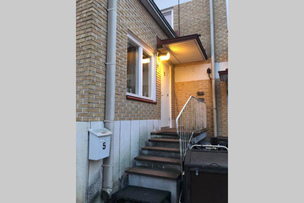 Yksiö 1 km jokirannasta föriltä/ 2 km torilta Lägenhet Åbo Exteriör bild